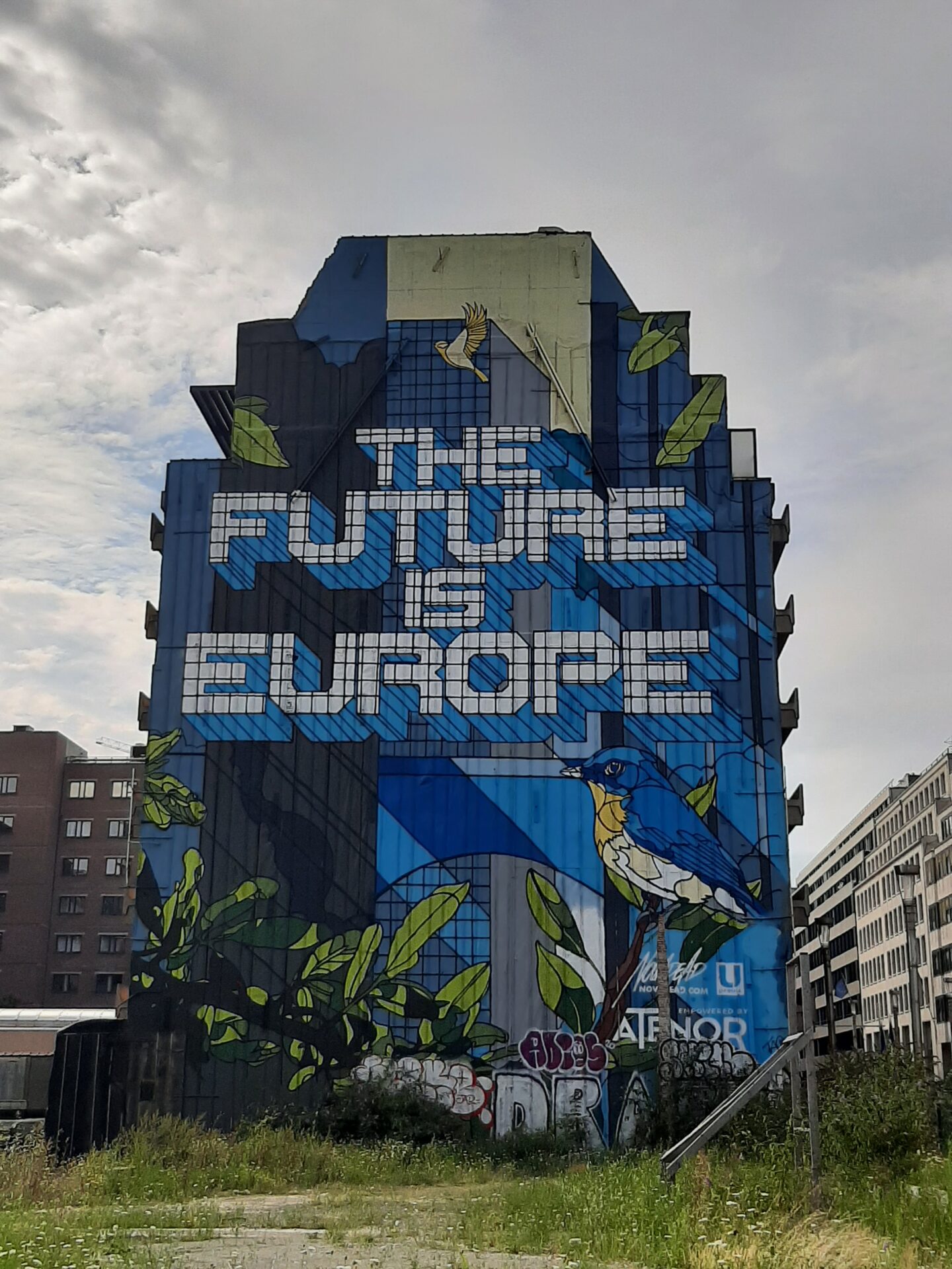 Obraz Główny: The Future is Europe - mural przy rue de la Loi 103 w Brukseli